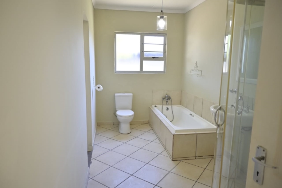 3 Bedroom Property for Sale in Summerpride Eastern Cape